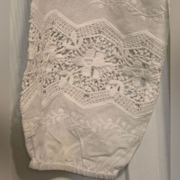 REBA Dylan Pure White Long Sleeve Embroidered Blouse Medium NWT - Picture 6 of 9
